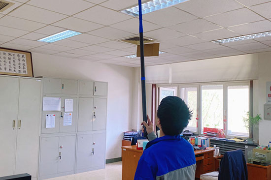 ��^(q��)�������������z�y